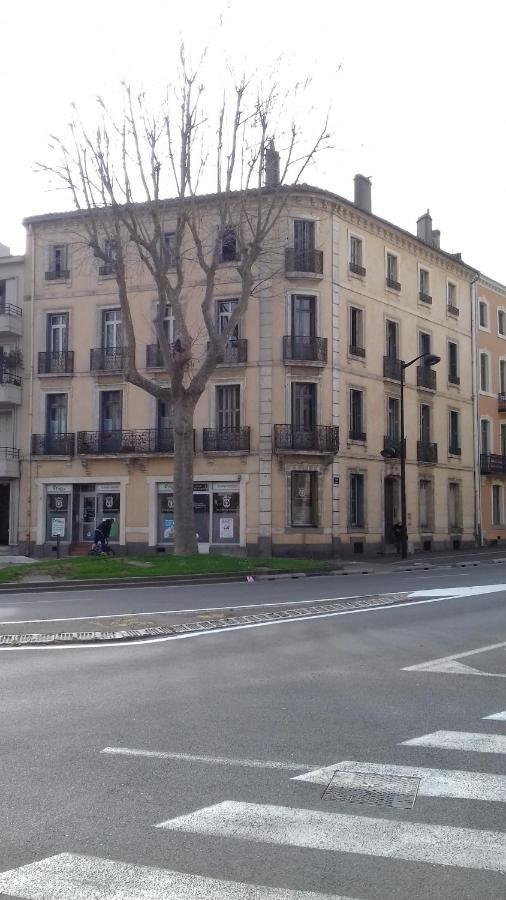 Un Petit Coin De Bastide Apartment Carcassonne Exterior photo